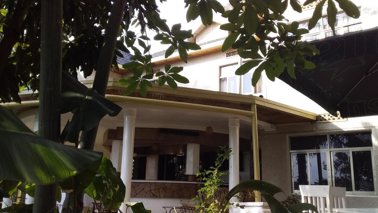 Random Park Hotel Kigali Exterior foto